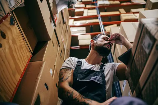 Salarié exposé à un stress chronique.